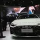Verband sieht negative Auswirkungen durch Luxussteuer für deutsche Autobauer in China. (Archivbild) - Bild: Johannes Neudecker/dpa