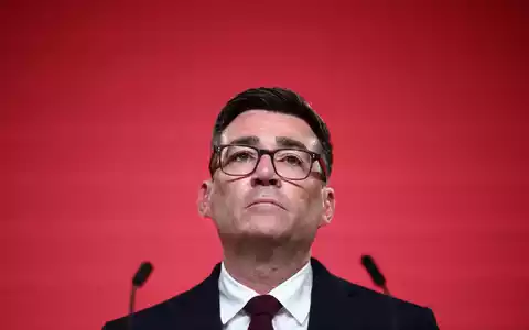 Hat heute einen Termin beim König: Großbritanniens neuer Premierminister Andy Burnham. (Archivbild) - Foto: Henry Nicholls/Pool AFP/AP/dpa