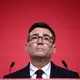 Hat heute einen Termin beim König: Großbritanniens neuer Premierminister Andy Burnham. (Archivbild) - Bild: Henry Nicholls/Pool AFP/AP/dpa