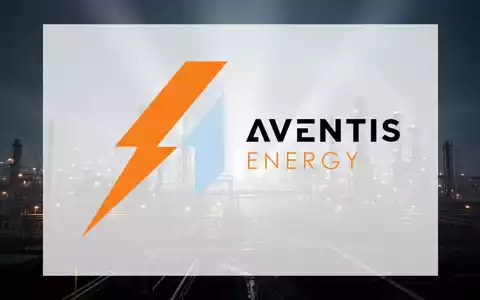 Abstrakte, atmosphärische Szene der Energiewirtschaft mit Lichtstrahlen, die eine industriellen Landschaft durchdringen und Erfolg symbolisieren. - Foto: über boerse-global.de