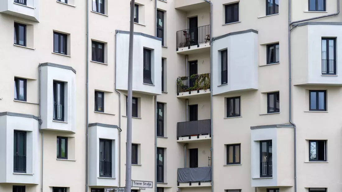 In Berlin haben die Mieten nur leicht zugelegt, in anderen Städten deutlich stärker. (Symbolbild) - Bild: Soeren Stache/dpa