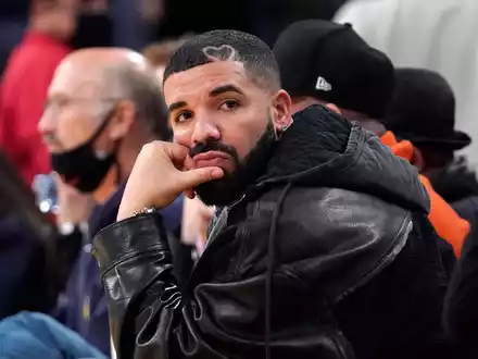 Setzte eineinhalb Millionen Dollar auf einen Finalsieg Argentiniens - und verlor: Rap-Superstar Drake. (Archivbild) - Foto: Mark J. Terrill/AP/dpa