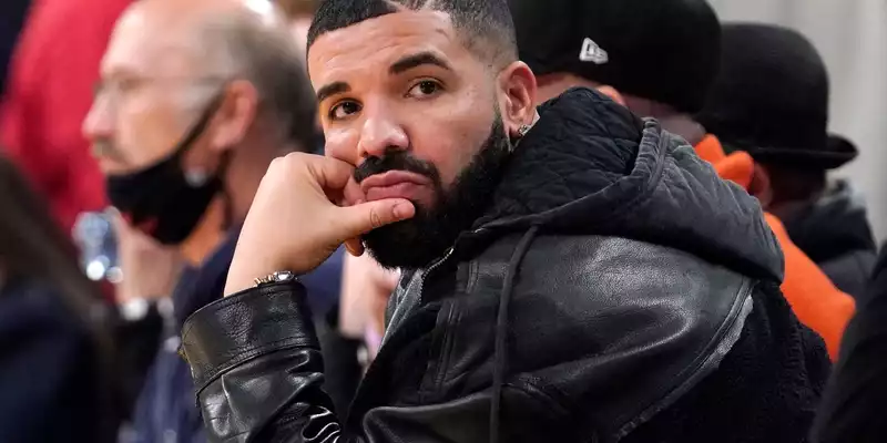 Setzte eineinhalb Millionen Dollar auf einen Finalsieg Argentiniens - und verlor: Rap-Superstar Drake. (Archivbild) - Foto: Mark J. Terrill/AP/dpa