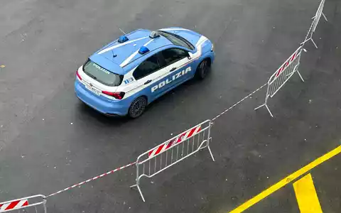 Ein Auto der italienischen Polizei. (Symbolbild) - Foto: Christoph Sator/dpa
