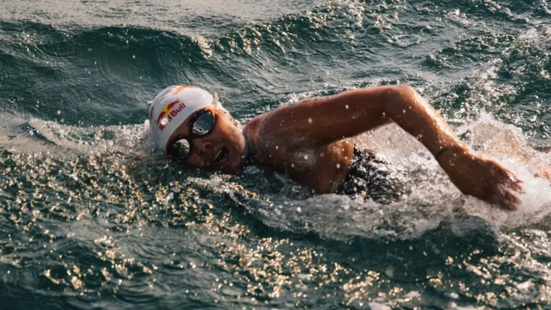 Weltklasseschwimmerin durchquert erneut den Ärmelkanal / Nathalie Pohl schwimmt mit Frauenstaffel von Großbritannien nach Frankreich - Bild: presseportal.de