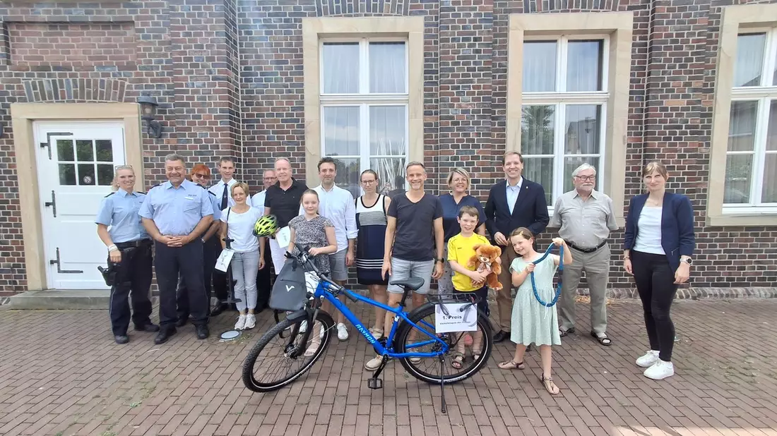 POL-COE: Nordkirchen/ Glückliche Gesichter im Bürgerhaus - Bild: presseportal.de