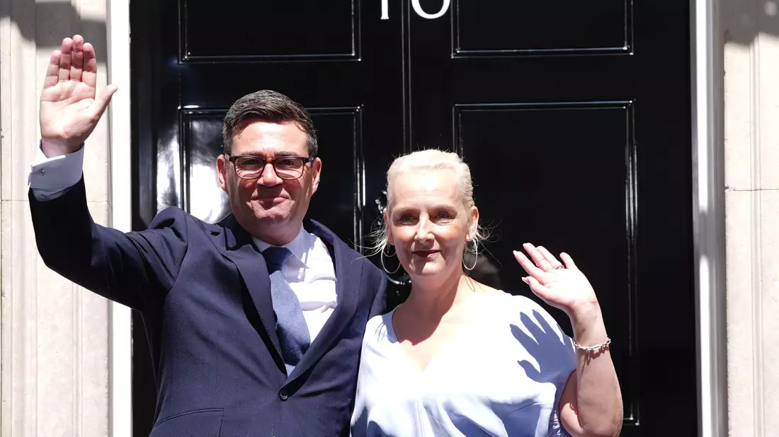 Andy Burnham kennt seine Ehefrau Marie-France van Heel seit Studienzeiten.  - Bild: Stefan Rousseau/PA Wire/dpa