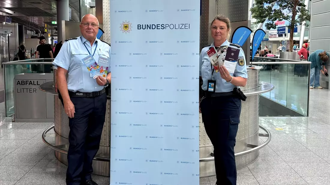 BPOL NRW: Sommerferien in NRW: Bundespolizei warnt am Flughafen Düsseldorf vor Taschendieben - Bild: presseportal.de