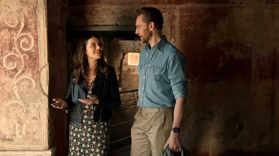 Gemeinsam mit Archäologen begibt sich Tom Hiddleston in Pompeji auf die Spur von Menschen, die den Ausbruch des Vesuvs möglicherweise überlebten. - Bild: Paolo Verzone/National Geographic/Disney+/dpa