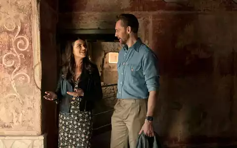 Gemeinsam mit Archäologen begibt sich Tom Hiddleston in Pompeji auf die Spur von Menschen, die den Ausbruch des Vesuvs möglicherweise überlebten. - Foto: Paolo Verzone/National Geographic/Disney+/dpa