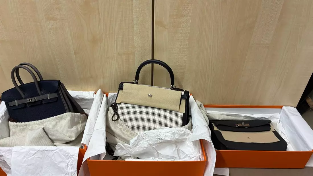 POL-D: Königsallee - Ermittlungserfolg - Mutmaßlicher Hehler mit hochwertigen Luxustaschen vorläufig festgenommen - Bild: presseportal.de