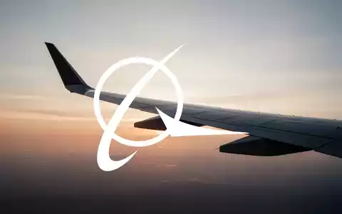 Abstrakte Darstellung der Luftfahrtindustrie mit einem stilisierten Flugzeugflügel vor einem diffusen, warmen Horizont, der Wachstum und Expansion symbolisiert. - Foto: über boerse-global.de