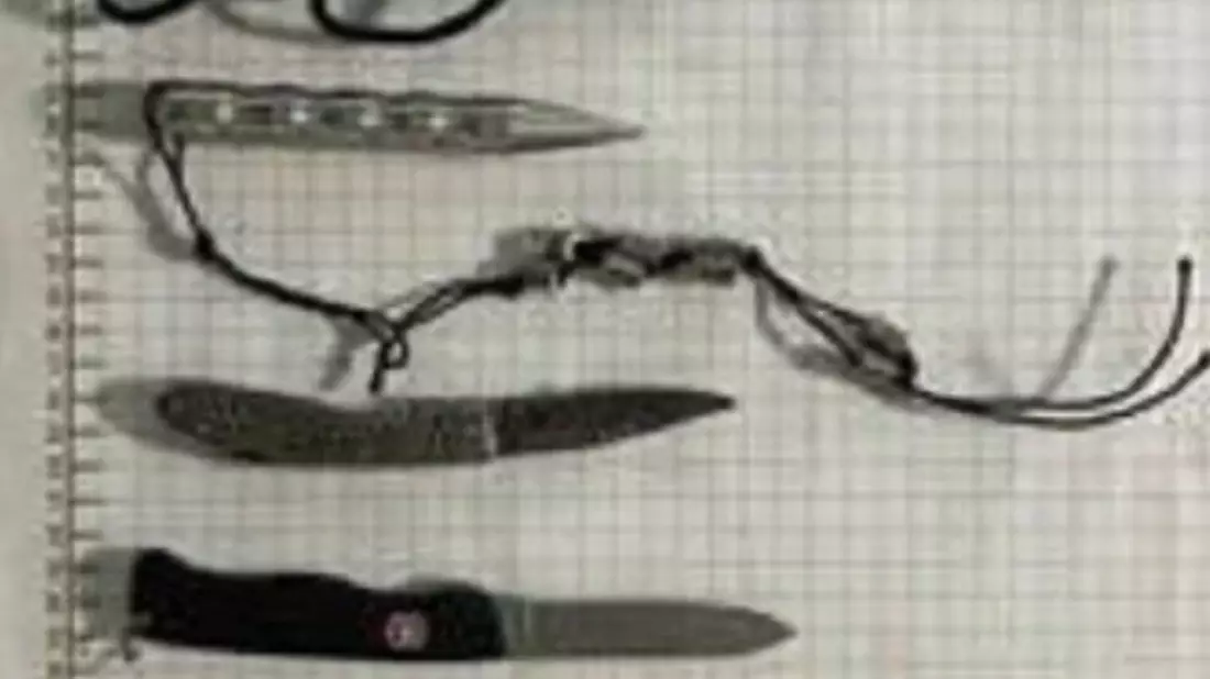 BPOL NRW: Bundespolizei stellt mehrere gefährliche Gegenstände im Düsseldorfer Hauptbahnhof sicher - Bild: presseportal.de