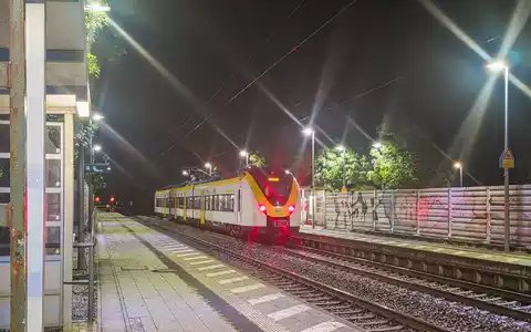 In diesem Regionalzug kam es zu der Prügelei. - Foto: Melanie Keul/EinsatzReport24 /dpa