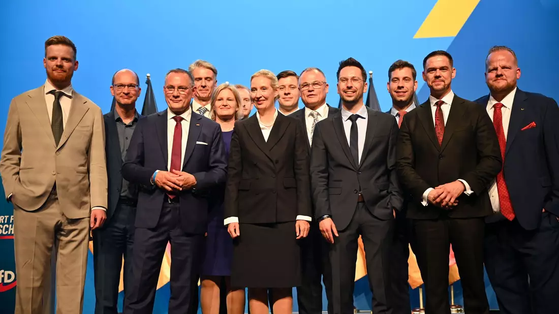 Der erst Anfang Juli neugewählte AfD-Bundesvorstand. Parteichefin Alice Weidel konnte dabei ihre Kandidaten durchsetzen. (Archivbild) - Bild: Katharina Kausche/dpa
