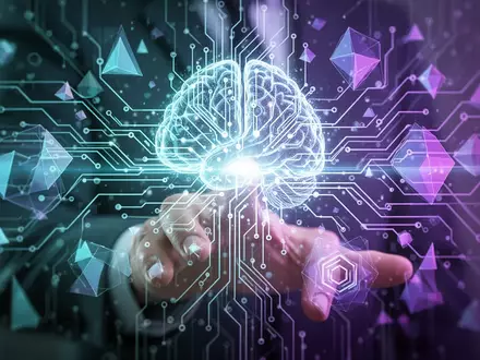 Abstraktes Bild mit leuchtenden Linien und Formen, die an ein neuronales Netz erinnern, und einer subtilen menschlichen Hand, die mit einer holografischen Schnittstelle interagiert. - Foto: über boerse-global.de