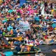 Einmal im Jahr wird der Montag in Ulm ordentlich gefeiert. - Bild: Stefan Puchner/dpa