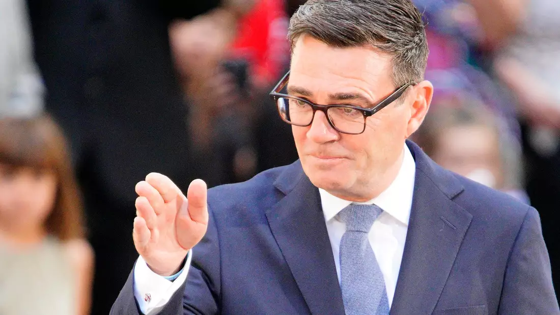 Andy Burnham hat das Kabinett neu aufgestellt. - Bild: Ben Birchall/PA Wire/dpa
