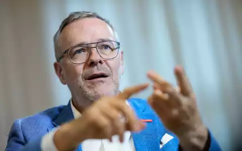 Handwerkspräsident: Die viel zu hohen Lohnzusatzkosten müssen runter.  - Foto: Michael Kappeler/dpa