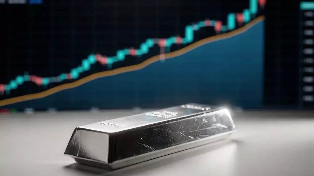 Silver Rebounds Above $57 Amid Dollar Weakness, Fed Rate Hike Threat Looms