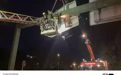 FW-M: Feuerwehr rettet Berufsverkehr (Olympiapark) - Foto: presseportal.de