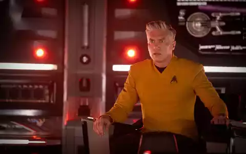 Die Serie erzählt die Geschichte des Raumschiffs Enterprise unter dem Kommando von Captain Pike (Anson Mount). - Foto: Handout / Berlin/Paramount/dpa