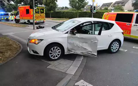 POL-HA: Unfall zwischen Autofahrerin und Motorradfahrer - zwei Leichtverletzte - Foto: presseportal.de