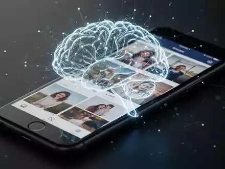 Stilisierte digitale Gehirn in Smartphone-Bildschirm mit Fotogalerie, symbolisiert KI in Bildersuche und -bearbeitung. - Foto: über boerse-global.de