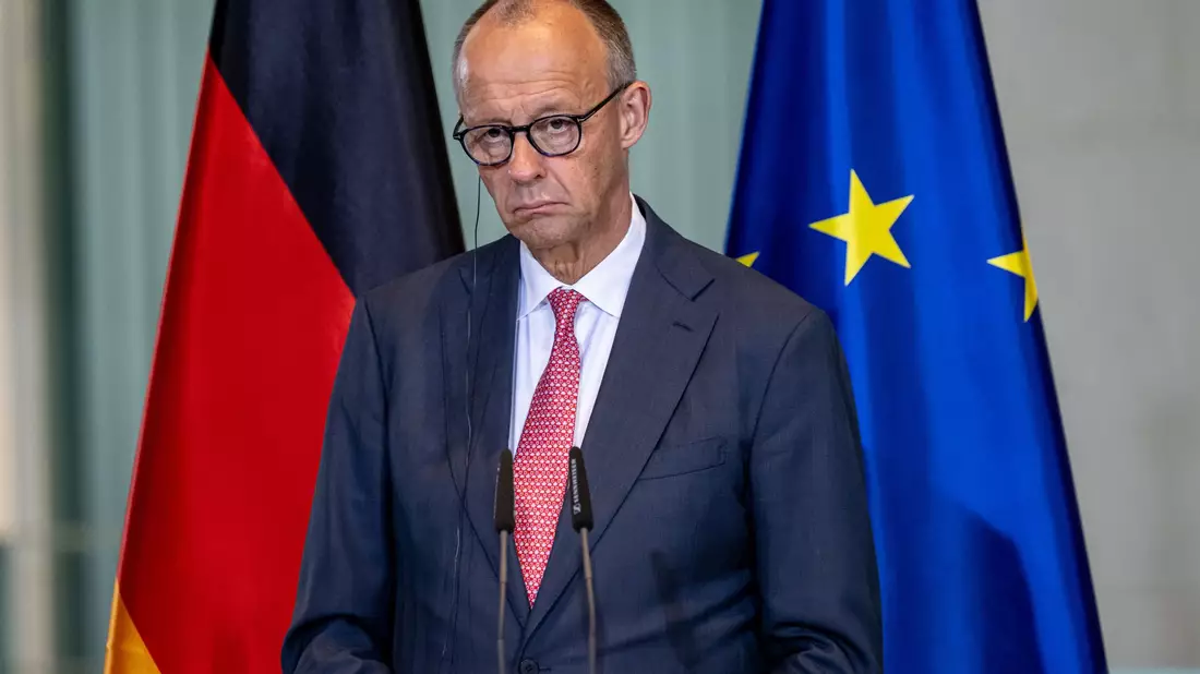 CDU-Chef Merz bindet die Fraktion bei der Spahn-Nachfolge eng ein. - Bild: Fabian Sommer/dpa