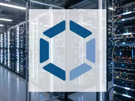 Moderne Serverinfrastruktur in einem Rechenzentrum mit blauem Licht als Symbol für Krypto-Mining. - Foto: über boerse-global.de