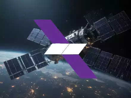 Ein futuristischer Satellit im Weltraum vor der Erde, symbolisch für die Raumfahrtindustrie. - Foto: über boerse-global.de