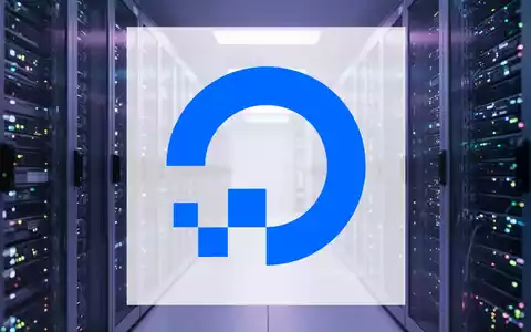 Abstrakte Darstellung von Cloud-Infrastruktur und digitalen Serverräumen mit atmosphärischer Beleuchtung. - Foto: über boerse-global.de