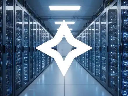 Reihen von leuchtenden Server-Racks in einem modernen Rechenzentrum als Symbol für großflächiges Krypto-Mining. - Foto: über boerse-global.de