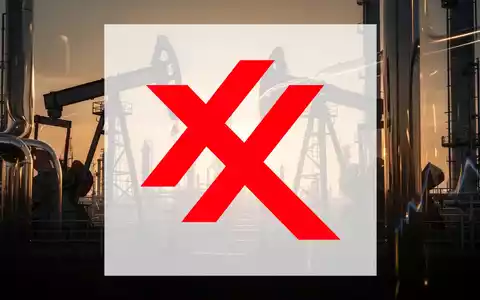 Abstrakte Darstellung einer industriellen Energieanlage bei Sonnenaufgang als Symbol für den Ölmarkt. - Foto: über boerse-global.de