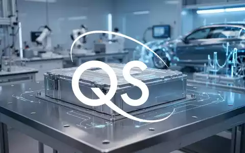 Abstrakte Darstellung von Batterietechnologie und Innovation in einem modernen Laborumfeld. - Foto: über boerse-global.de