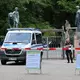 Am 29. Juli 2025 blieb der Tiergarten für Besucherinnen und Besucher geschlossen. Die Polizei sicherte den Eingang zusätzlich. (Archivbild) - Bild: Daniel Löb/dpa