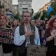 Demonstranten haben die Entlassung von Armeechef Syrskyj erreicht.  - Bild: Efrem Lukatsky/AP/dpa