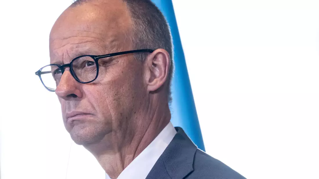 Er muss sich bald entscheiden. - Bild: Fabian Sommer/dpa