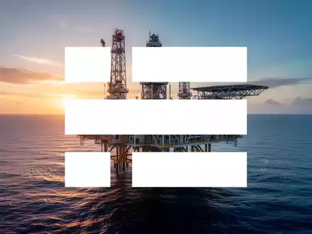 Moderne Offshore-Öl- und Gasplattform bei Sonnenaufgang auf dem offenen Meer. - Foto: über boerse-global.de