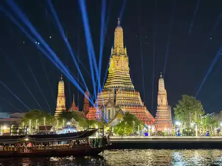 Tipps zu Bangkoks Wahrzeichen oder zu Thailands Inselwelt? Tatai steht mit Rat und Tat zur Seite. - Foto: Carola Frentzen/dpa