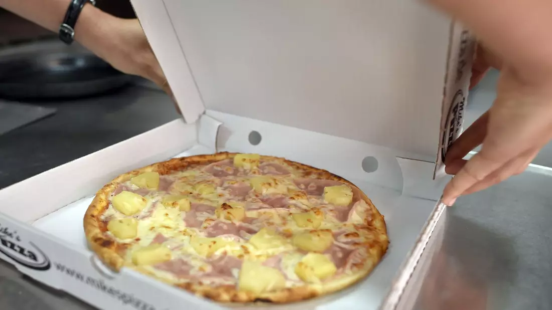 Was sagt die römische KI zu Pizza Hawaii? (Archivbild) - Bild: Angelika Warmuth/dpa