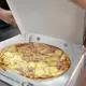 Was sagt die römische KI zu Pizza Hawaii? (Archivbild) - Bild: Angelika Warmuth/dpa