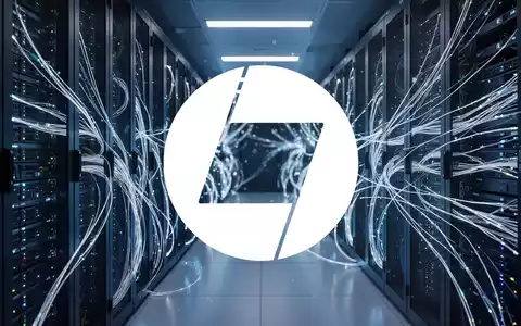 Moderne Serverinfrastruktur mit leuchtenden Glasfaserkabeln in einem professionellen Rechenzentrum. - Foto: über boerse-global.de