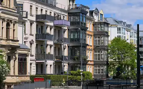 Am günstigsten von den acht größten Städten Deutschlands ist Leipzig mit 10,50 Euro pro Quadratmeter. (Archivbild) - Foto: Jan Woitas/dpa