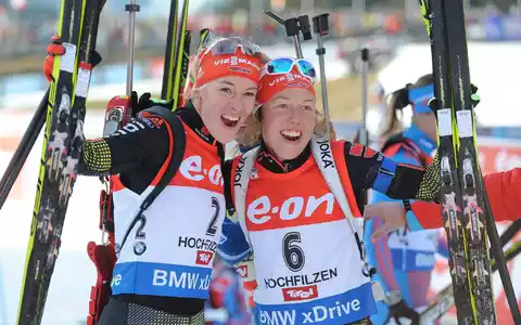 Sie verband eine enge Freundschaft: Maren Hammerschmidt (l) und Laura Dahlmeier. (Archivbild) - Foto: picture alliance / dpa