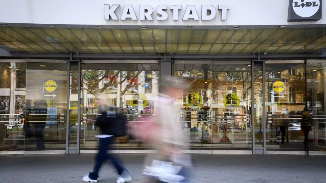 Auch für die Filiale am Berliner Kurfürstendamm sollen nun die Mietkonditionen nachverhandelt werden. - Bild: Bernd von Jutrczenka/dpa