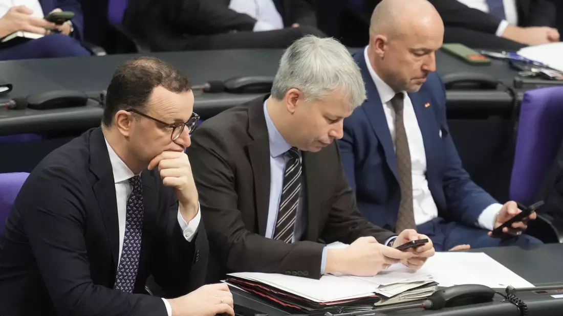 Interims-Fraktionschef Alexander Hoffmann und der Parlamentarische Geschäftsführer Steffen Bilger haben zu der digitalen Sitzung eingeladen. - Bild: Michael Kappeler/dpa
