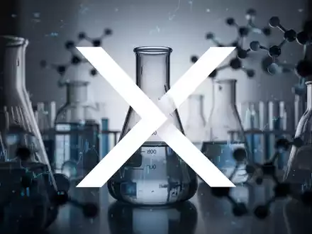 Abstrakte Darstellung der Biotech-Branche mit stimmungsvoller, klinischer Beleuchtung und Fokus auf Marktvolatilität. - Foto: über boerse-global.de