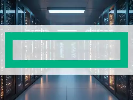 Ein modernes Rechenzentrum mit leuchtenden Server-Racks als Symbol für Cloud-Infrastruktur und Rechenleistung. - Foto: über boerse-global.de