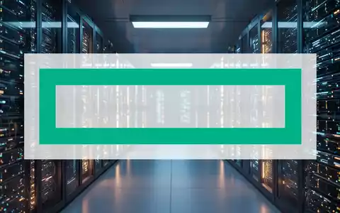 Ein modernes Rechenzentrum mit leuchtenden Server-Racks als Symbol für Cloud-Infrastruktur und Rechenleistung. - Foto: über boerse-global.de